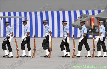 عکس رژه اعضای نیروی هوایی هند
