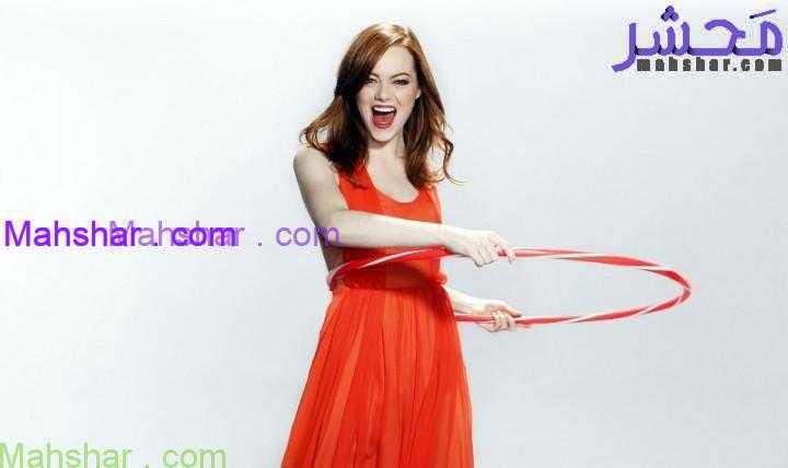 women actress redheads emma stone hula hoops background تمرینات 5 چگونه سایز کم کنیم؛ ۱۲ راهکار برای کاهش سایز کمر و دور شکم